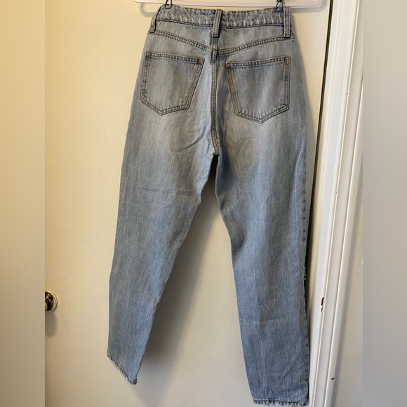 Distressed mom jeans - Picture 2 of 2